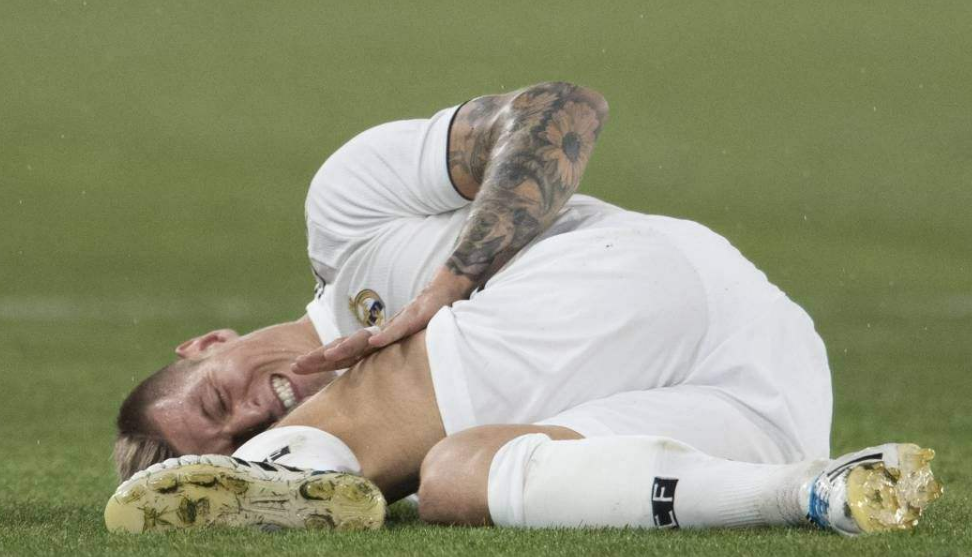 体育赛事预测里尔内部会议纪要流出：今晚防线松动，欧冠使命明确，更衣室氛围转暖的简单介绍