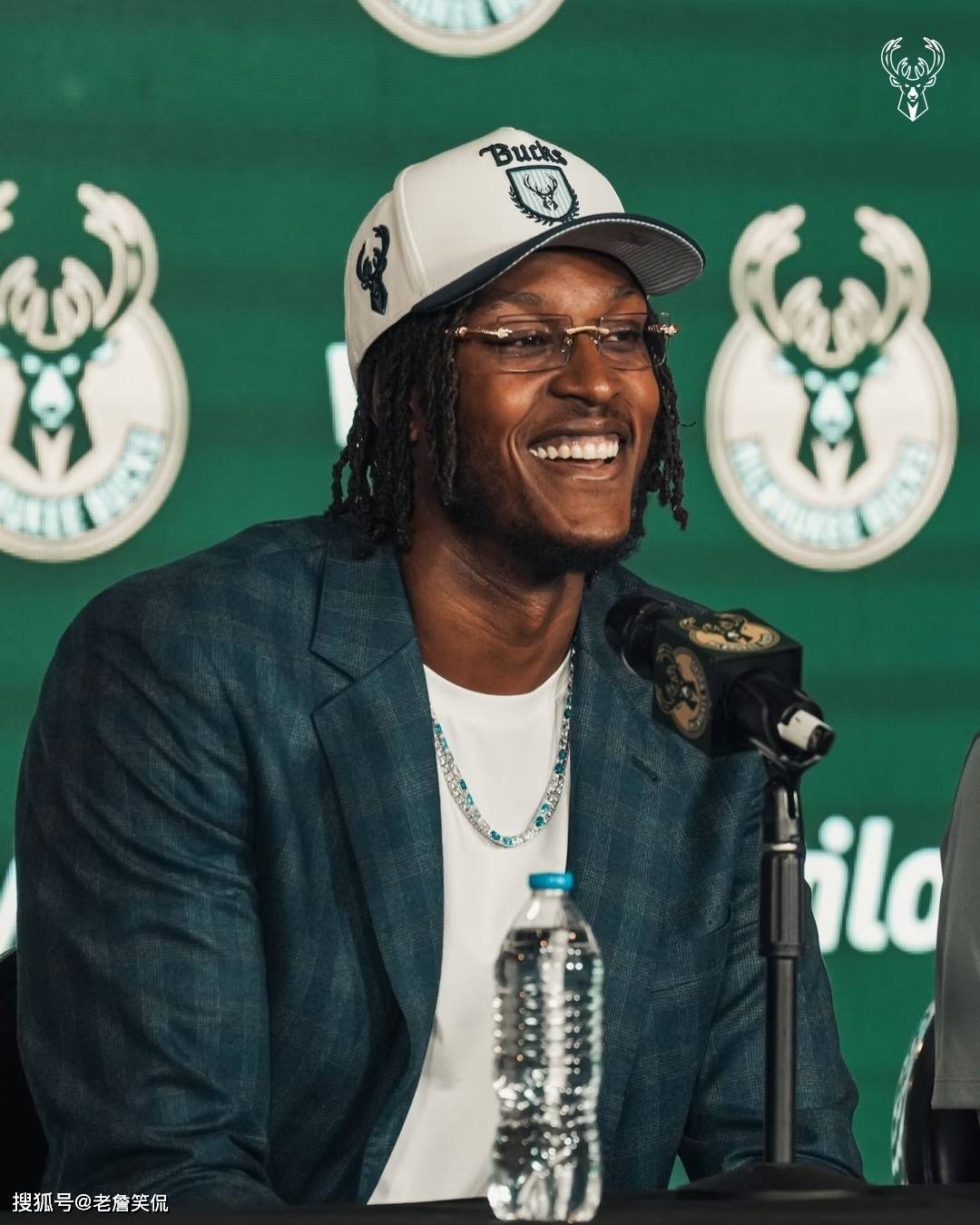 赛事资讯包含密尔沃基雄鹿训练开放日，国际比赛日完成体检引欢呼，全明星赛在即，赛季目标并未改变的词条